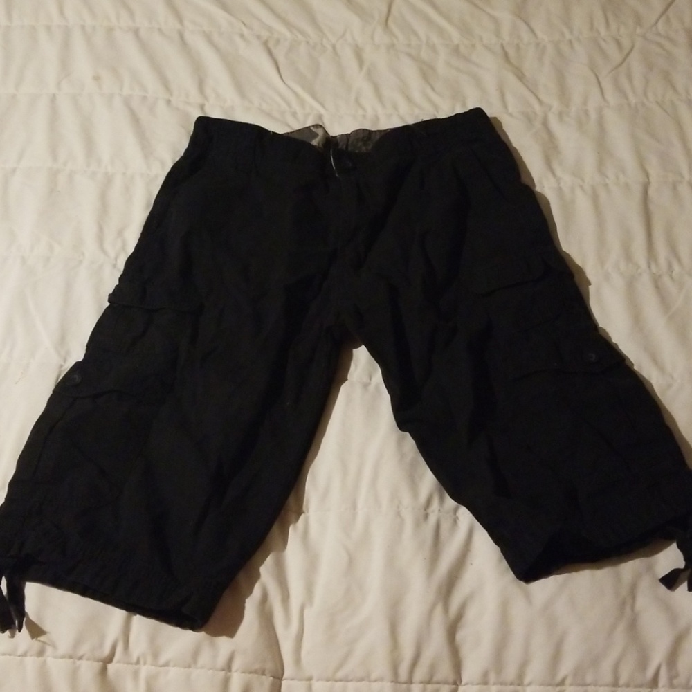LIKE NEW CONDITION CARGO SHORTS